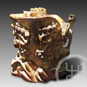 松鹤延年高浮雕笔筒