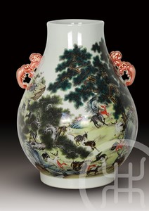 白胎粉彩画百鹿富涌双耳瓶