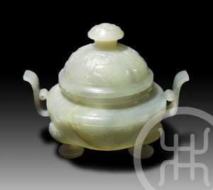 兽面纹玉香炉